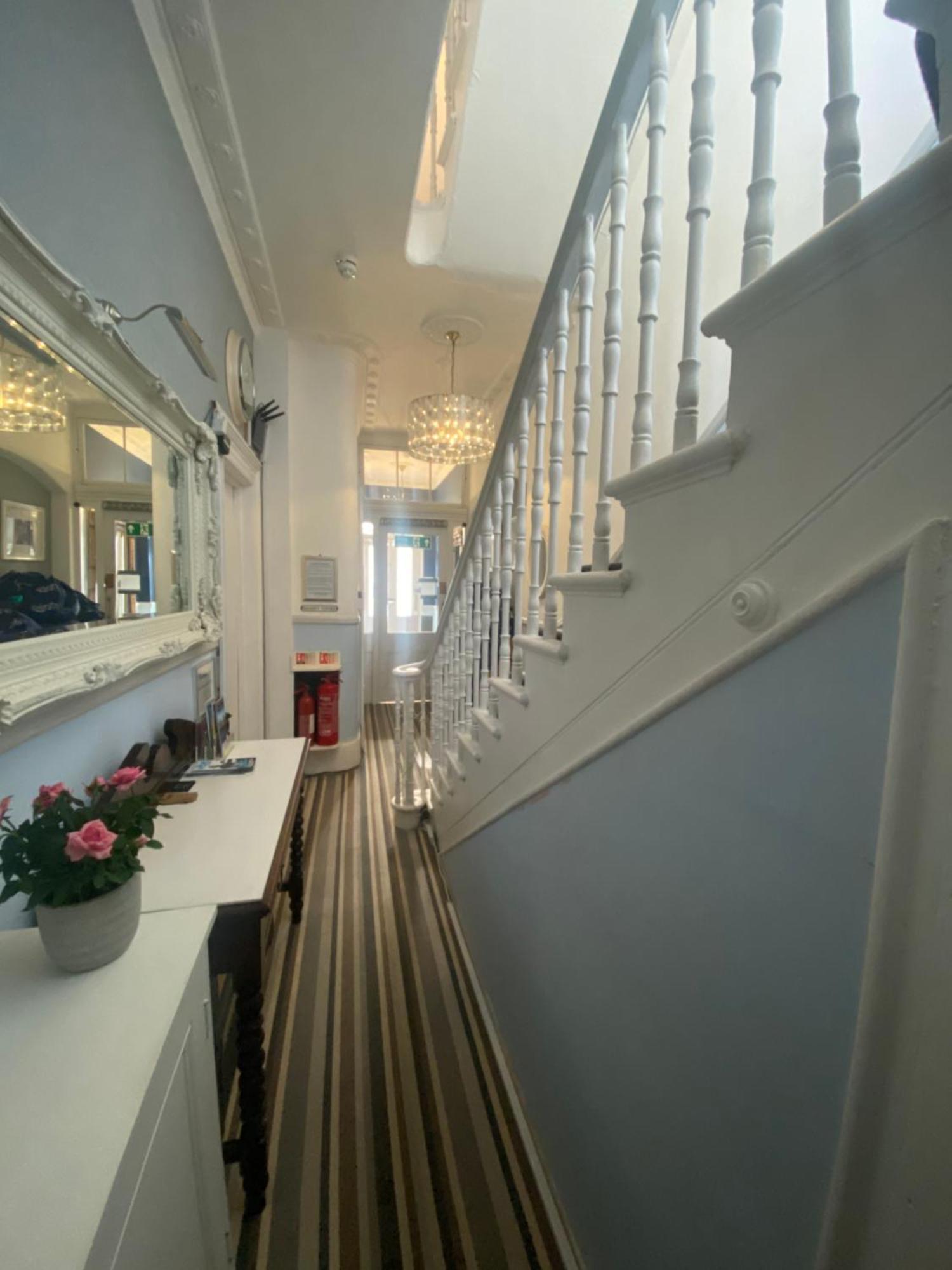 Blue Sky 3* Hove